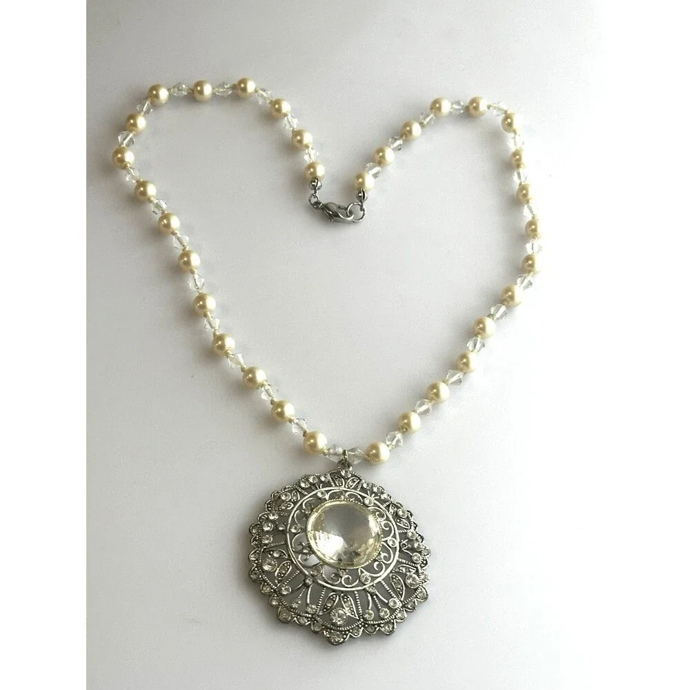 Vintage Style Filigree Rhinestone Pendant Necklace Faux Pearl Crystal Beaded 16”